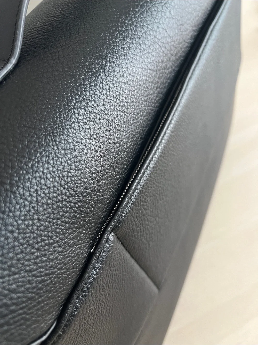 Ted Baker Irvine Pebbled Magnetic Snap Messenger Bag - Picture 9 of 14